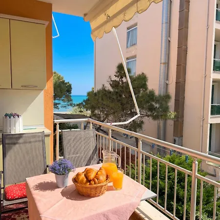 Cozy By The 106 Apartment Golem (Tirana)